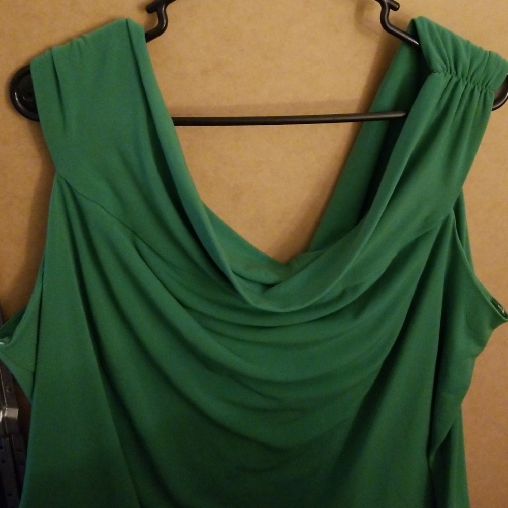 Green cowl gathered shoulder tank
